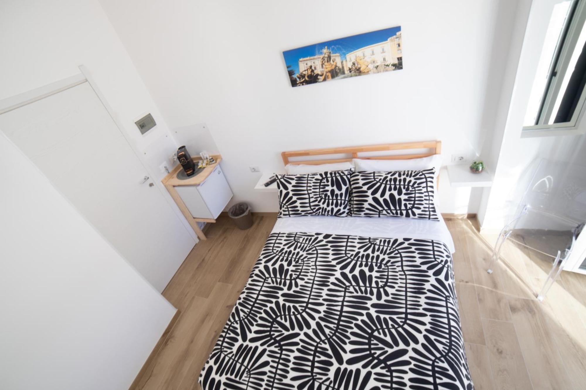Residence Le Tre Piazze Сиракузы Экстерьер фото